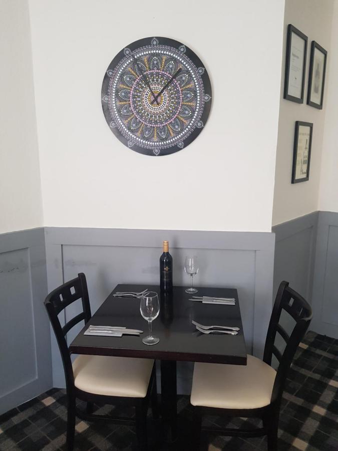 The Old Cross Inn Blairgowrie and Rattray Buitenkant foto
