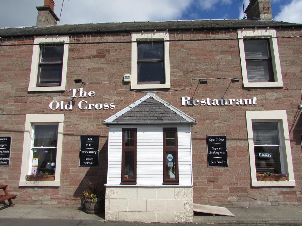 The Old Cross Inn Blairgowrie and Rattray Buitenkant foto